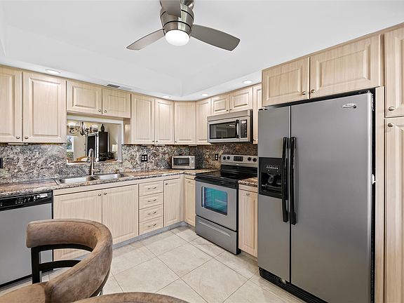 4th image of 3501 Bimini Lane #D4