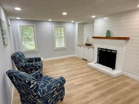 3rd image of 4 Andrew Rd