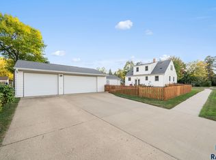 520 N Josephine Ave, Madison, SD 57042