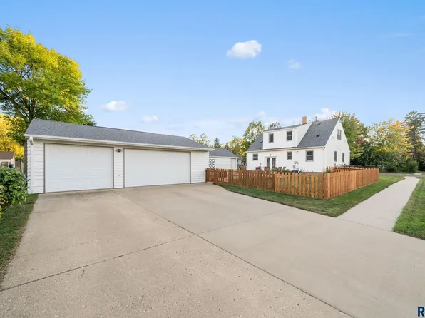 520 N Josephine Ave, Madison, SD 57042