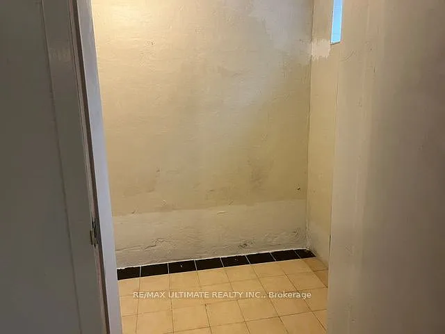 65 Exbury Rd #LOWER — Photo 29