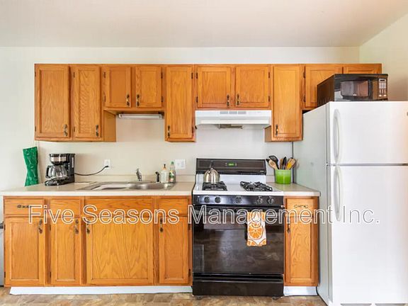 4th image of 358-360 N Winooski Ave #3