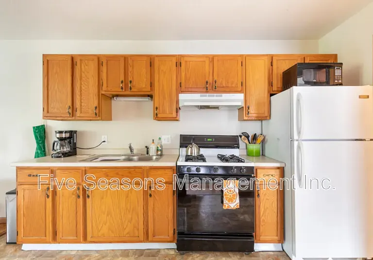358-360 N Winooski Ave #3 — Photo 3
