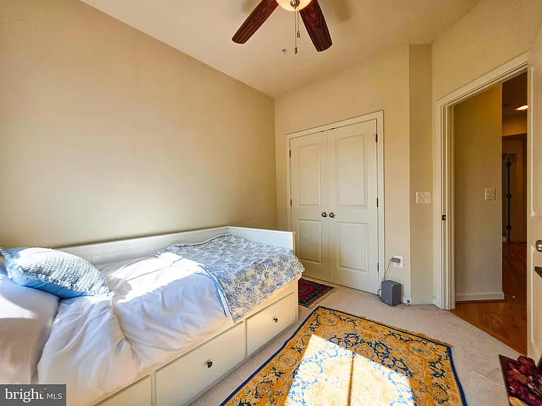 729 N Alfred St — Photo 18