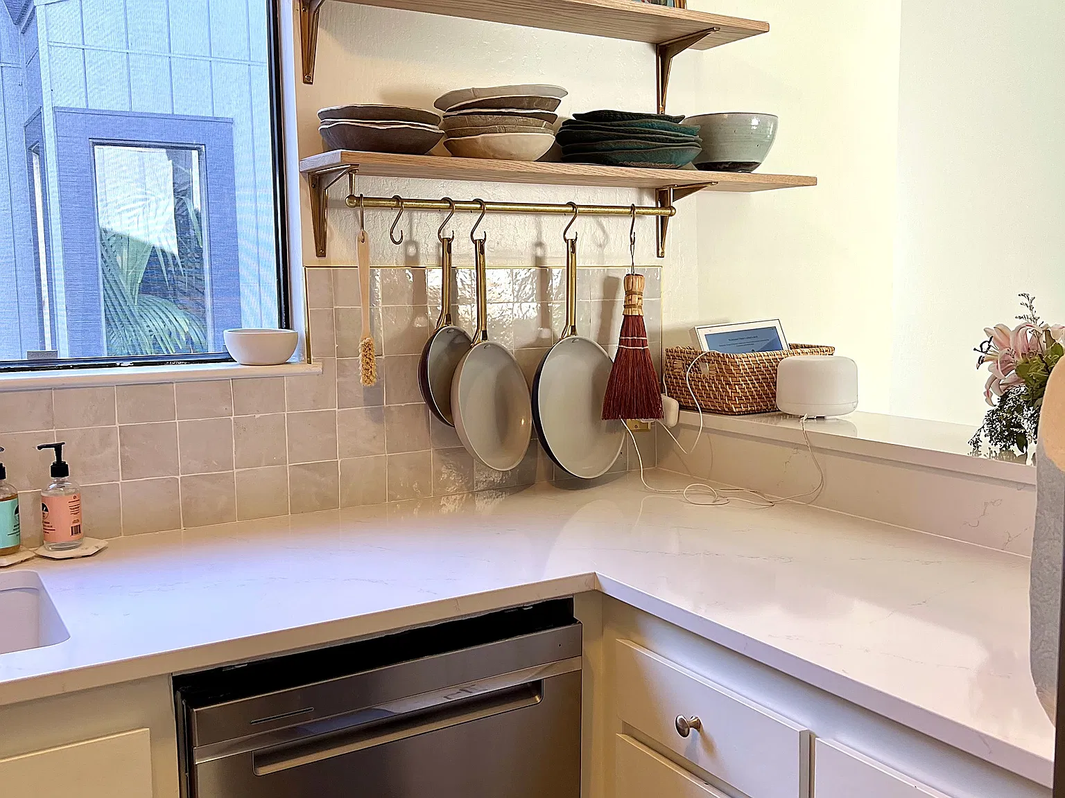 2 bed, 956 sqft, $4,200 — Photo 4