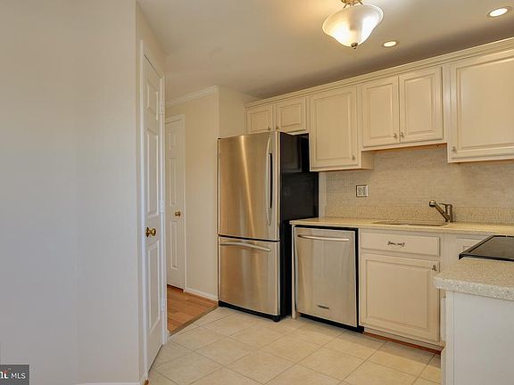 3rd image of 7268 Liverpool Ct