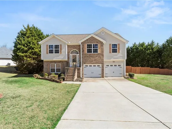 7235 Magnolia Ln, Fairburn, GA 30213