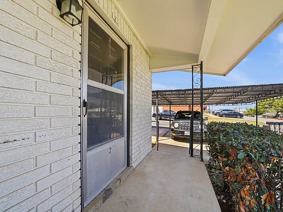 3rd image of 204 W Lampasas St APT 2