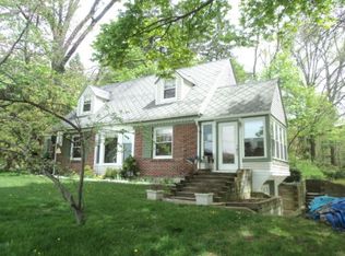 427 Burrows Rd, Kalamazoo, MI 49006