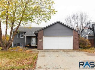 4313 S Bedford Ave, Sioux Falls, SD 57103