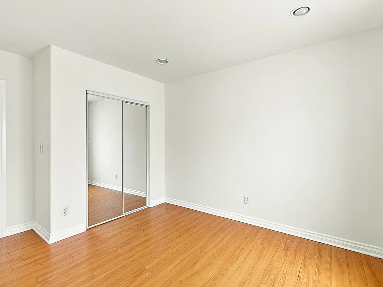 246 E Gage Ave — Photo 31