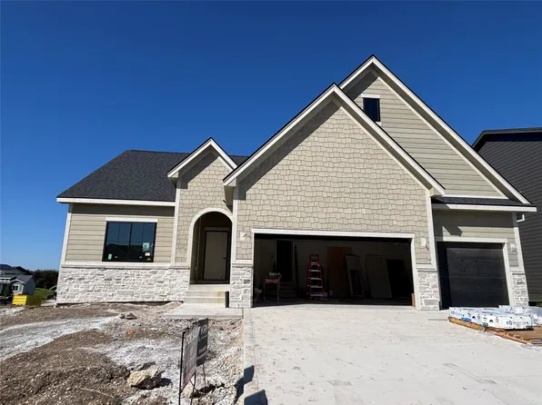 1841 Silver Maple Dr, Norwalk, IA 50211