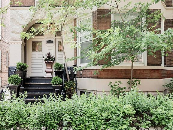 5th image of 948 N Hoyne Ave #3