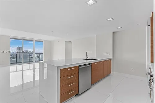 50 Biscayne Blvd #3601 Photo 1