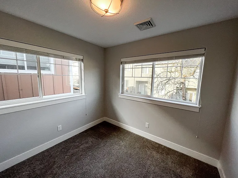 5727-5729 Honey Bee St S — Photo 17