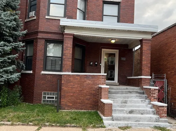 7053 S Eberhart Ave, Chicago, IL 60637