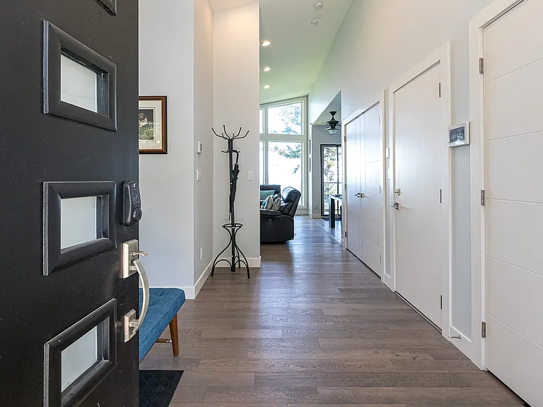 Cordova Bay Rd — Photo 19