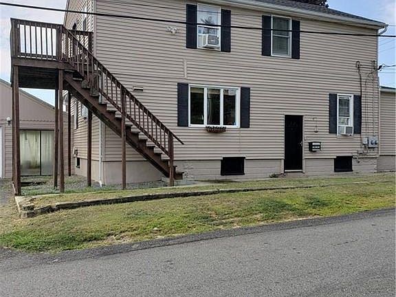 3rd image of 35 Malcolm St Fl 1