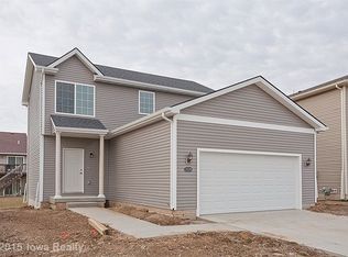 2520 River Meadows Dr, Des Moines, IA 50320