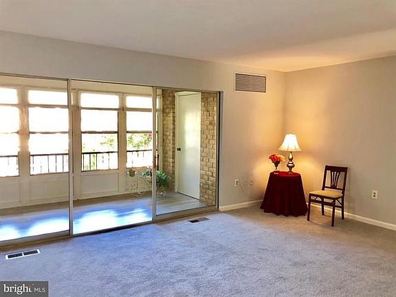 3rd image of 3627 Gleneagles Dr #2-2C