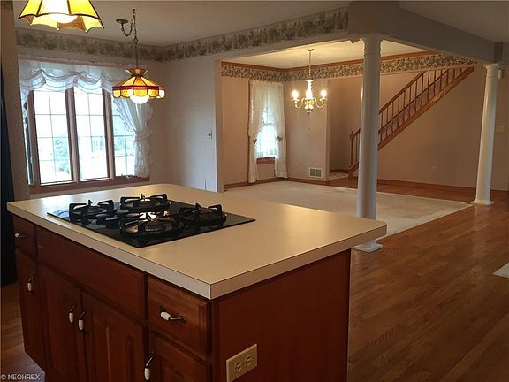 4th image of 8176 Garfield Dr