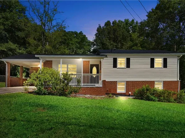 890 Chestnut Dr, Jackson, GA 30233