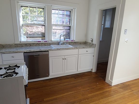 4th image of 168 Norfolk St #7