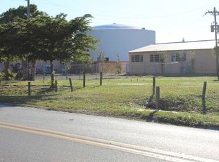 140 Hunter Blvd, Cape Coral, FL 33909