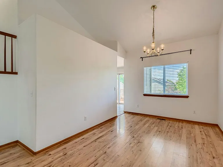 9528 High Cliffe St — Photo 7