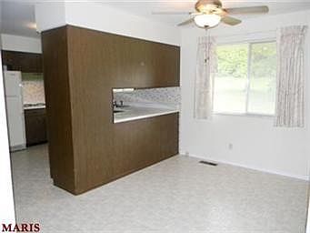 4th image of 10210 Gregory Ct