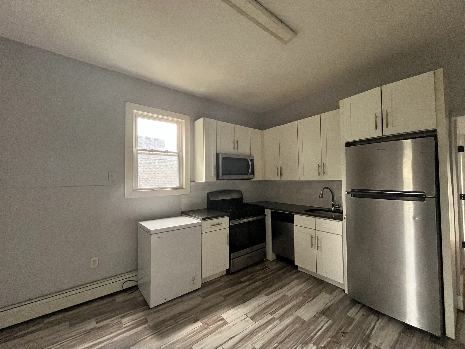 2 bed, 750 sqft, $1,995 — Photo 2