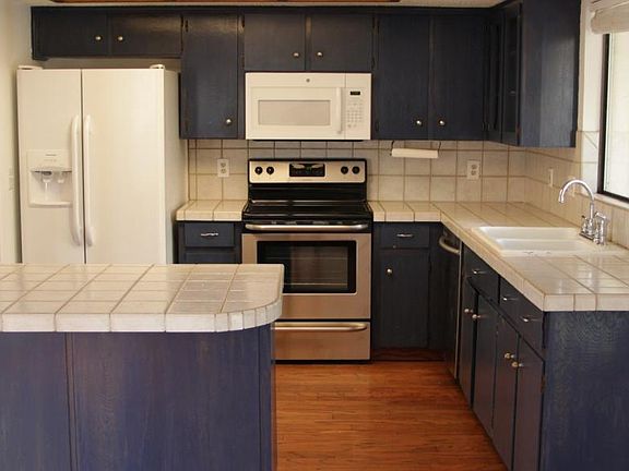 4th image of 8127 Ceberry Dr