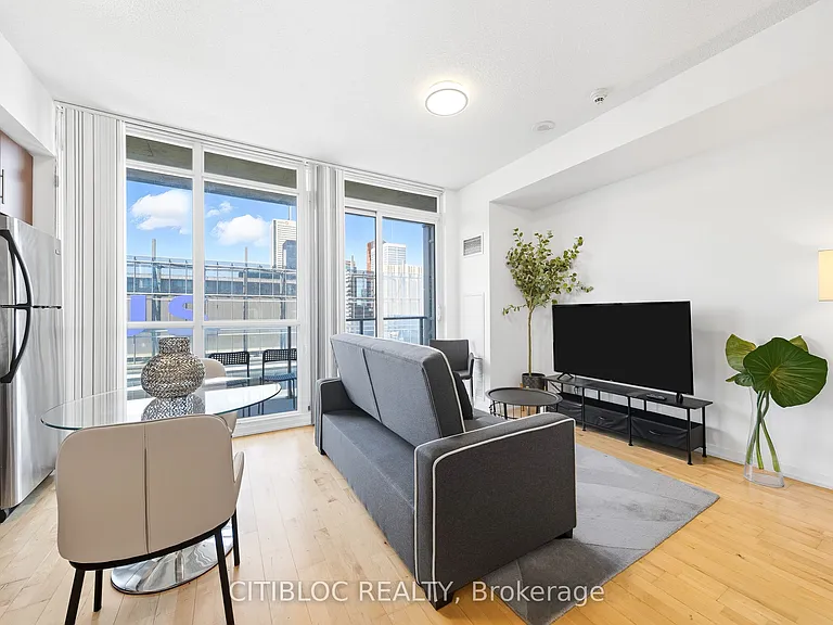 65 Bremner Blvd #4007 — Photo 10