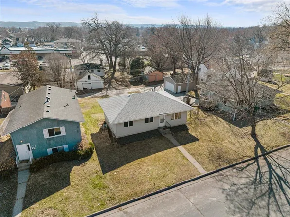 235 14th Ave S, South Saint Paul, MN 55075