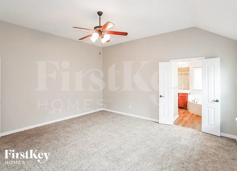 5829 Nathaniel Dr — Photo 8
