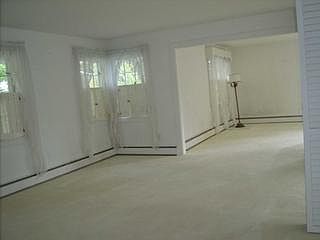 2nd image of 19 Sunset Ave