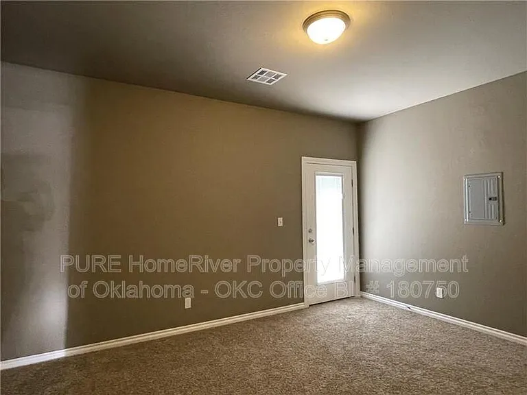 1002 SW 91st St — Photo 6