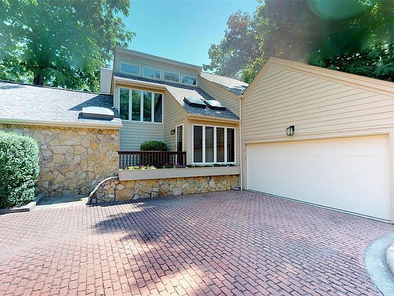 2nd image of 4 Ginger Woods Ct