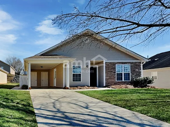 137 Charlotte Ct, Winston Salem, NC 27103