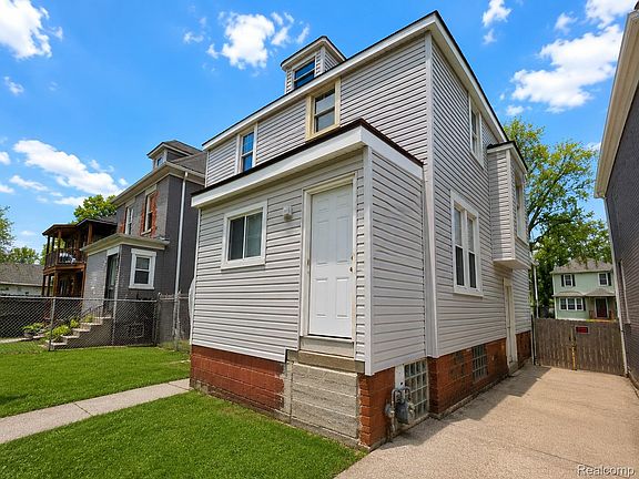 4th image of 3439 Cadillac Blvd