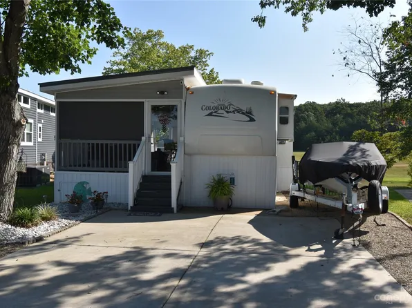 134 Putt Putt Ln, New London, NC 28127