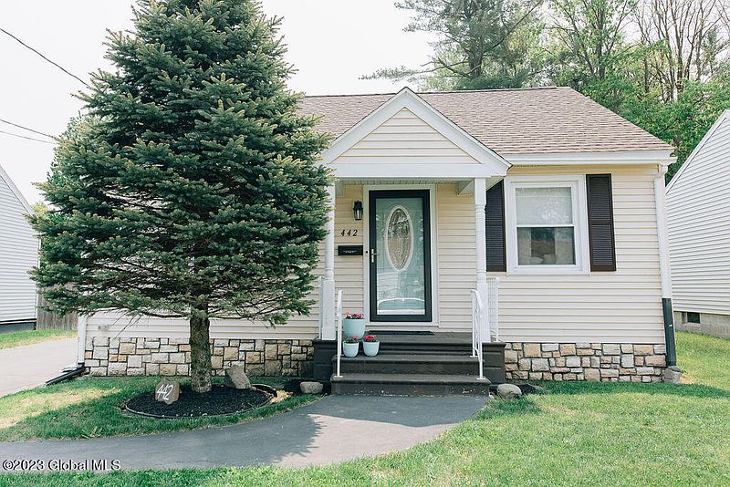 2nd image of 442 Duglin Avenue