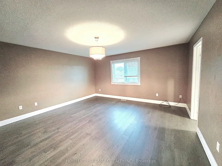 188 Wainscot Ave — Photo 11