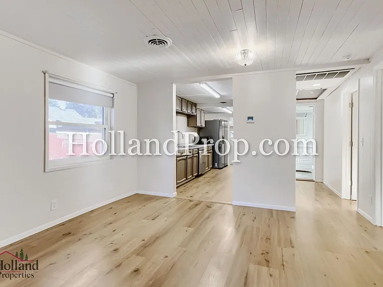 1105 NE Lincoln St — Photo 5
