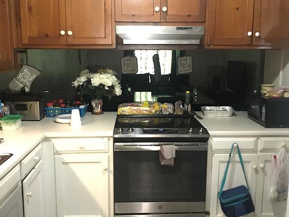 3rd image of 4 Pinedale Cir