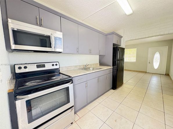 2443 NW 7th St