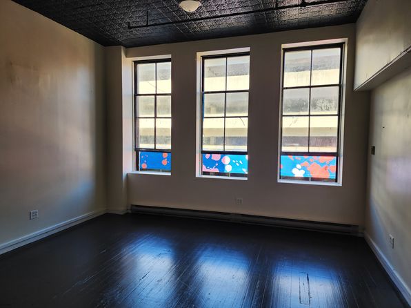 213 Worthington St #2R