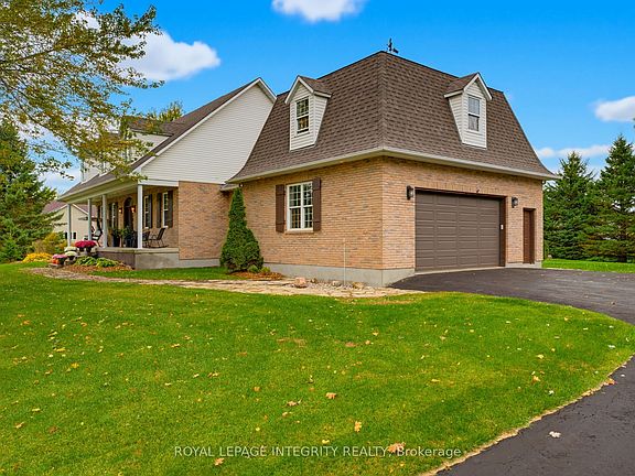3rd image of 3647 Marcil Rd