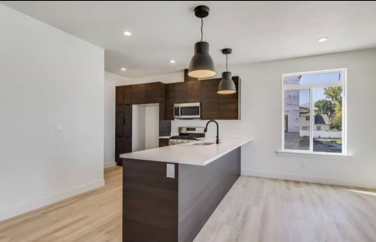 4 bed, 3.5 bath, 2317 sqft, $2,950 — Photo 3