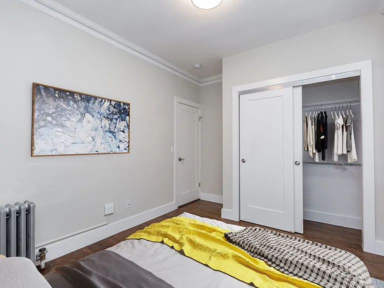2222 Leavenworth St — Photo 6